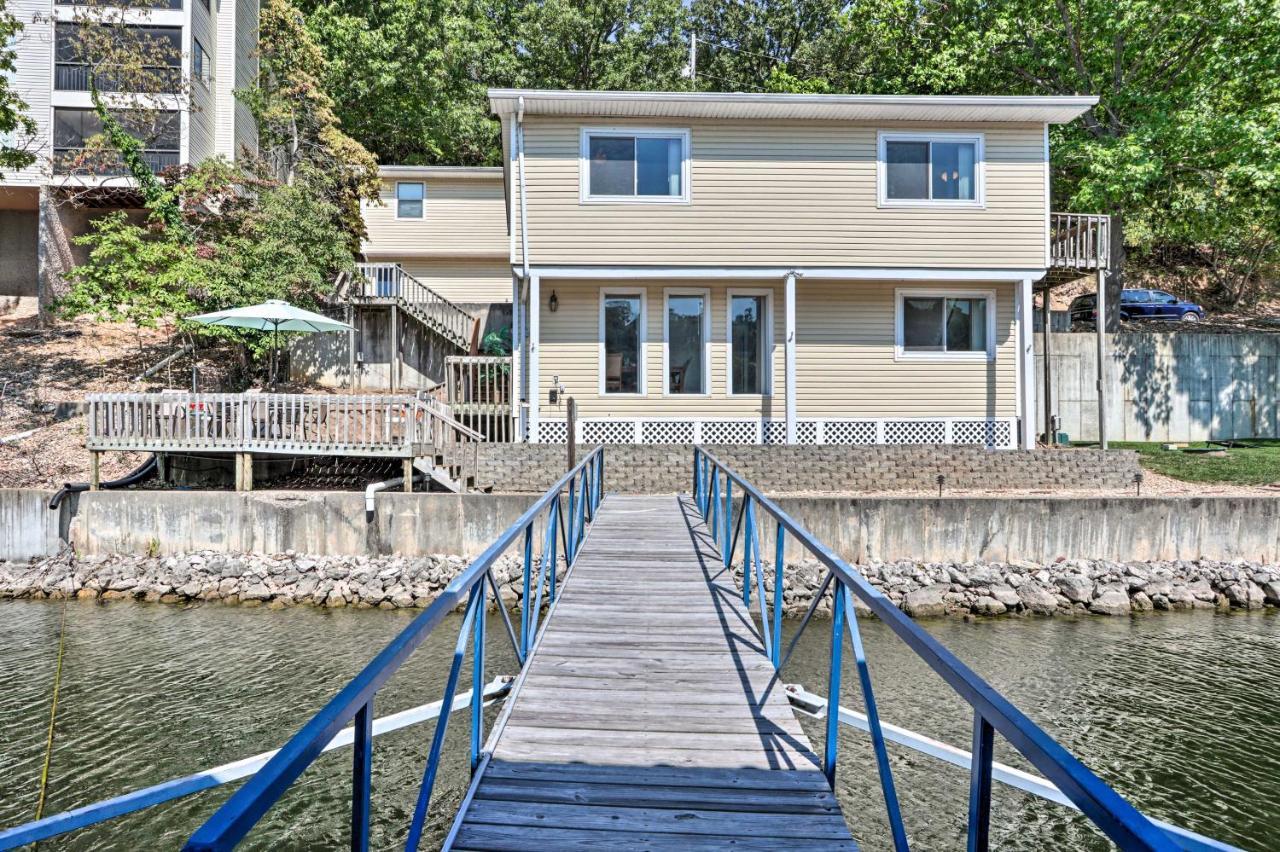 On-The-Water Retreat With Dock Pet Friendly! Villa Lake Ozark Kültér fotó