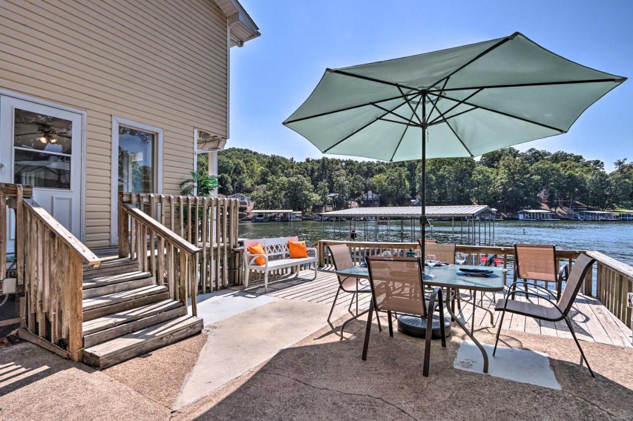 On-The-Water Retreat With Dock Pet Friendly! Villa Lake Ozark Kültér fotó