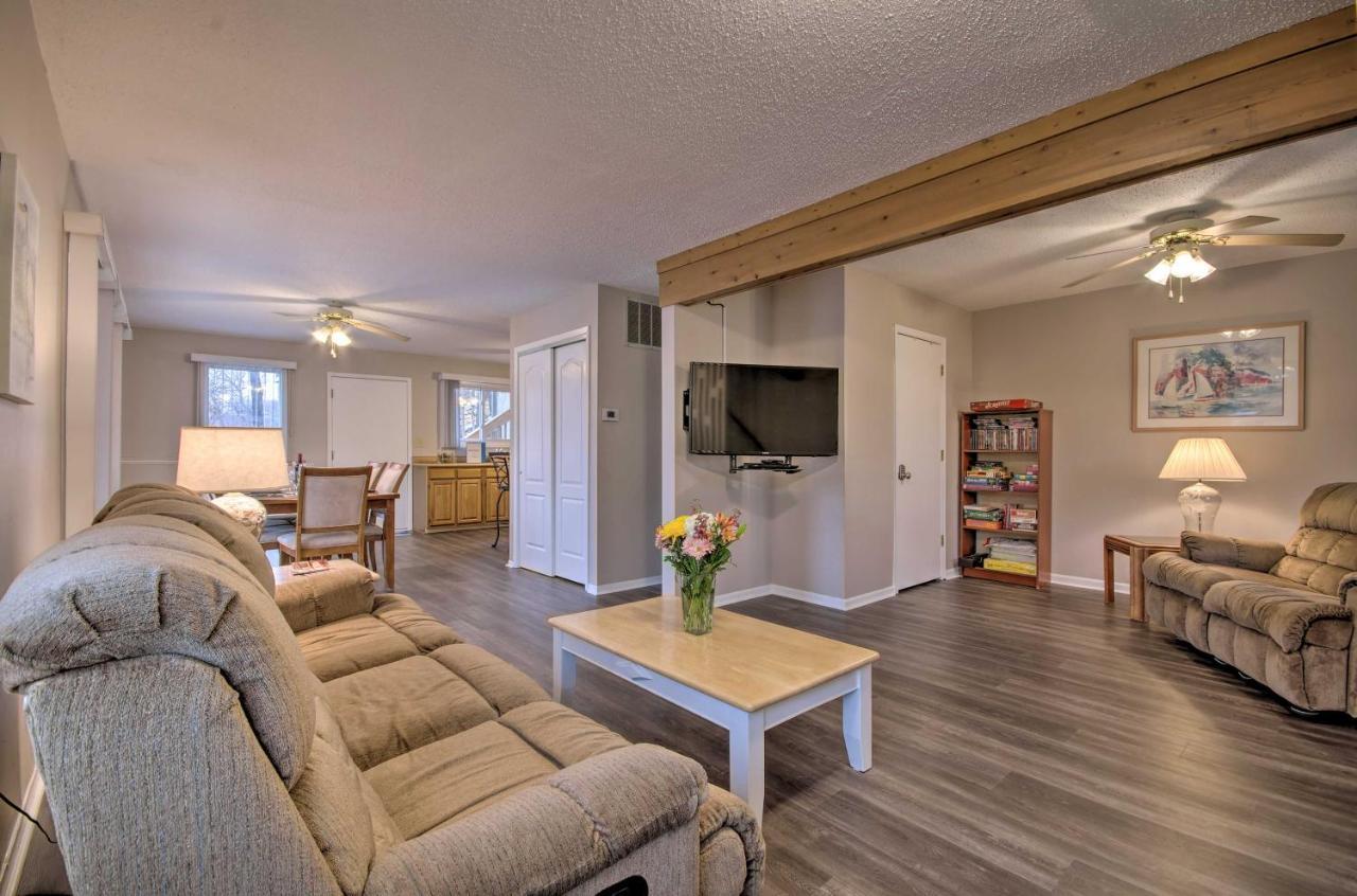 On-The-Water Retreat With Dock Pet Friendly! Villa Lake Ozark Kültér fotó