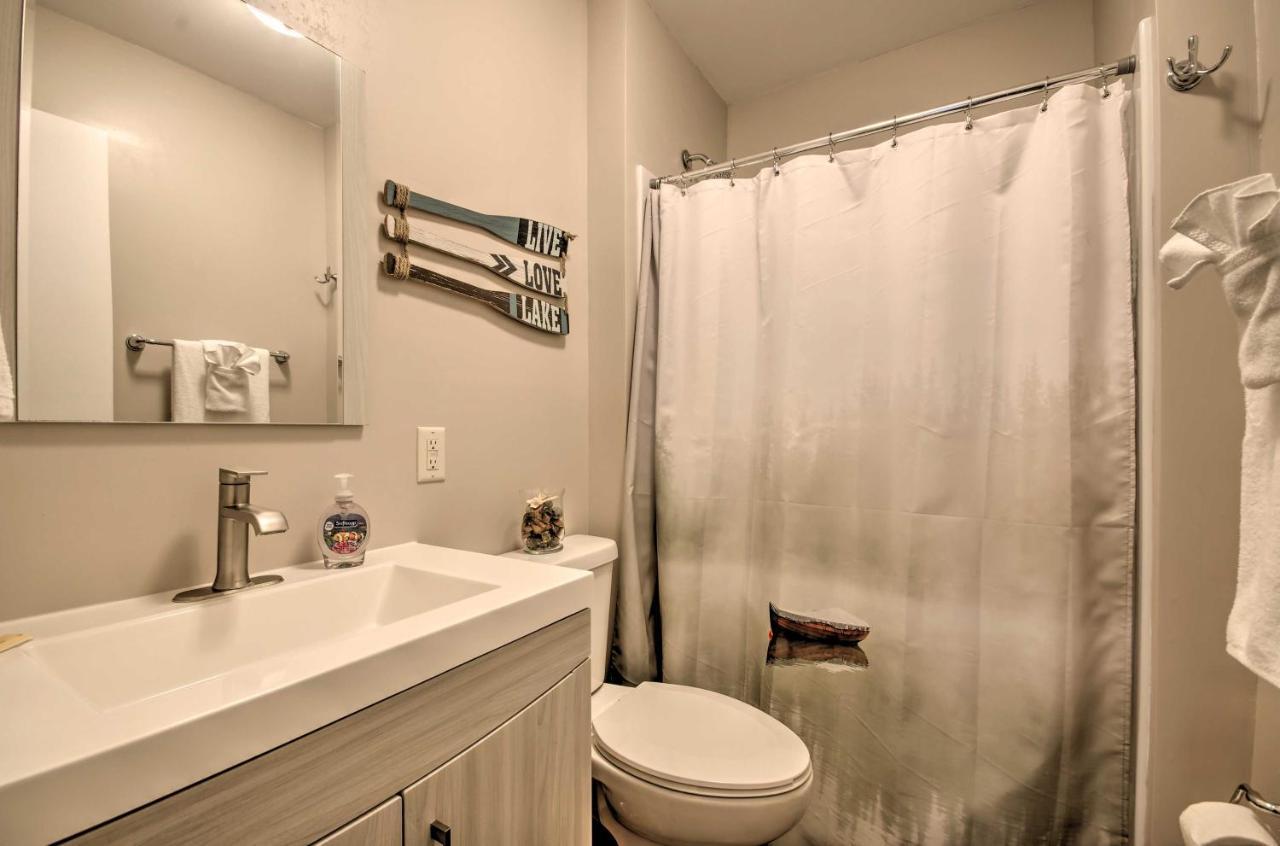 On-The-Water Retreat With Dock Pet Friendly! Villa Lake Ozark Kültér fotó