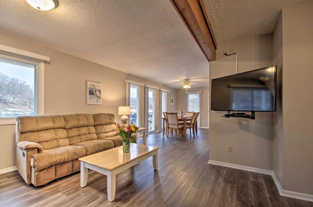 On-The-Water Retreat With Dock Pet Friendly! Villa Lake Ozark Kültér fotó