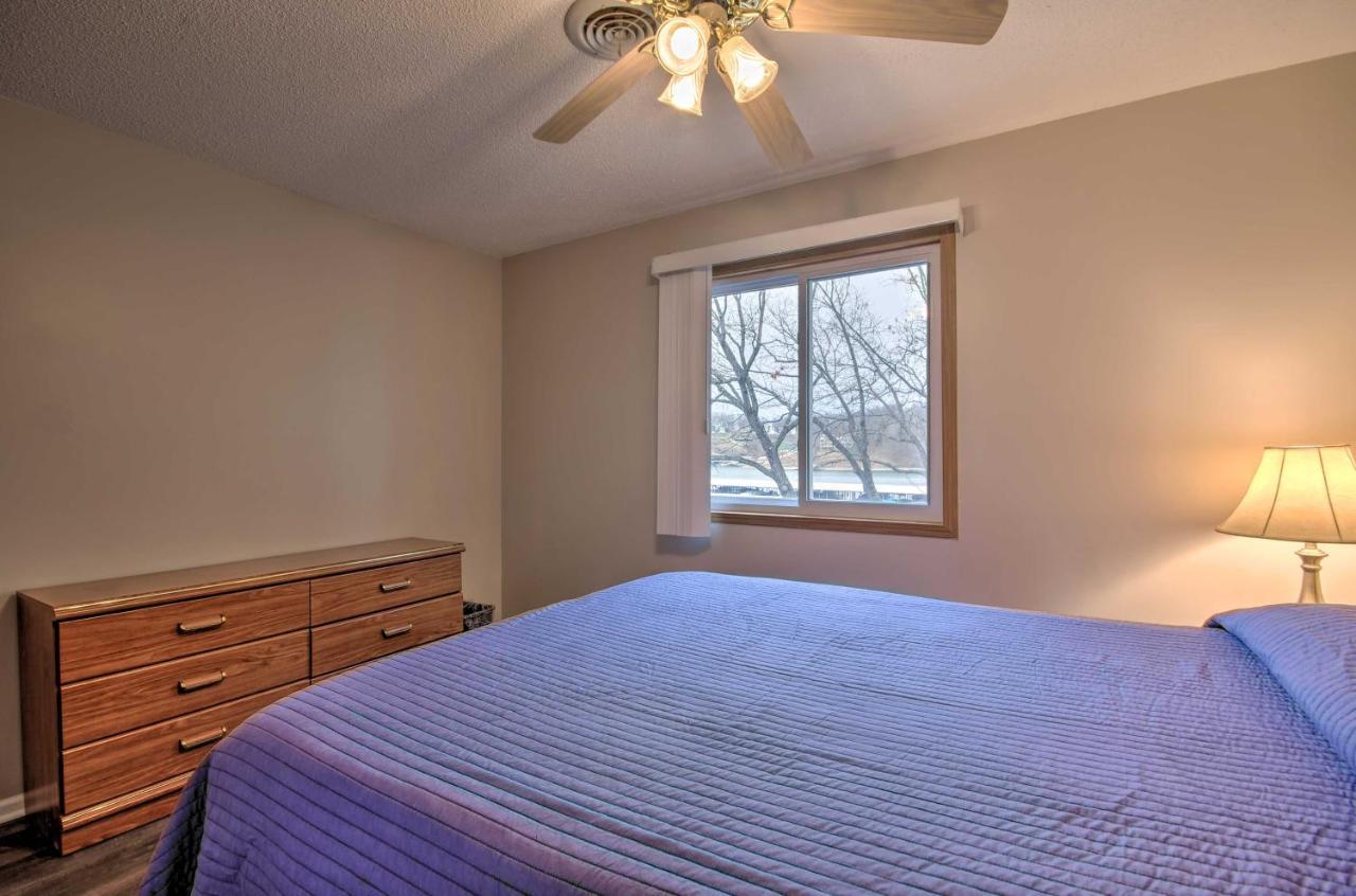 On-The-Water Retreat With Dock Pet Friendly! Villa Lake Ozark Kültér fotó